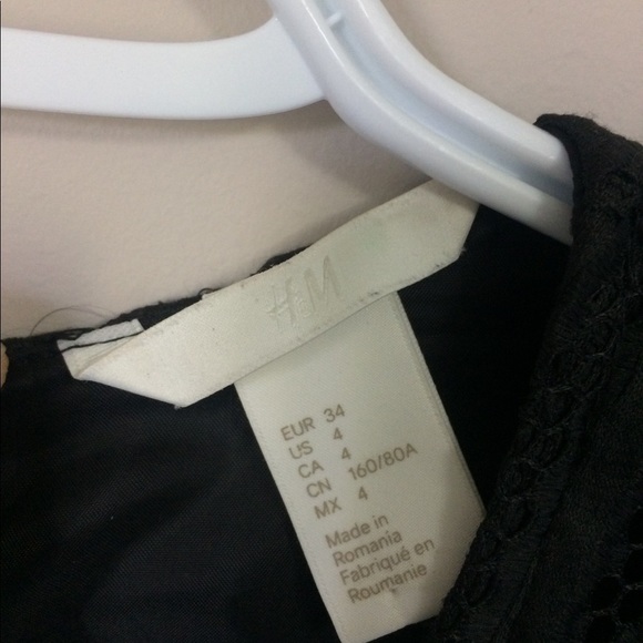 H&M sleeveless fit&flare black dress low cut v neck - Picture 4 of 9